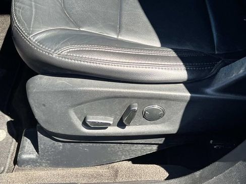 Used 2017 Ford Explorer XLT w/ Equipment Group 202A image 19