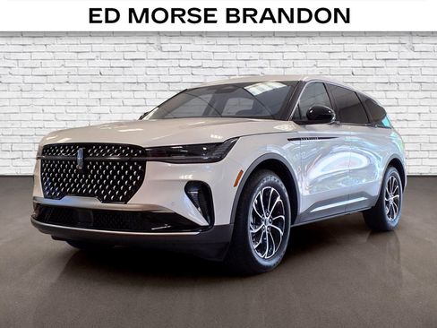 Used 2025 Lincoln Nautilus Premier AWD/4WD image 1