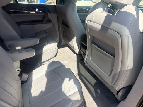 Used 2017 Buick Enclave Leather FWD image 31