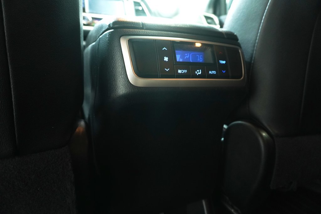 Used 2019 Toyota Highlander SE AWD/4WD image 15