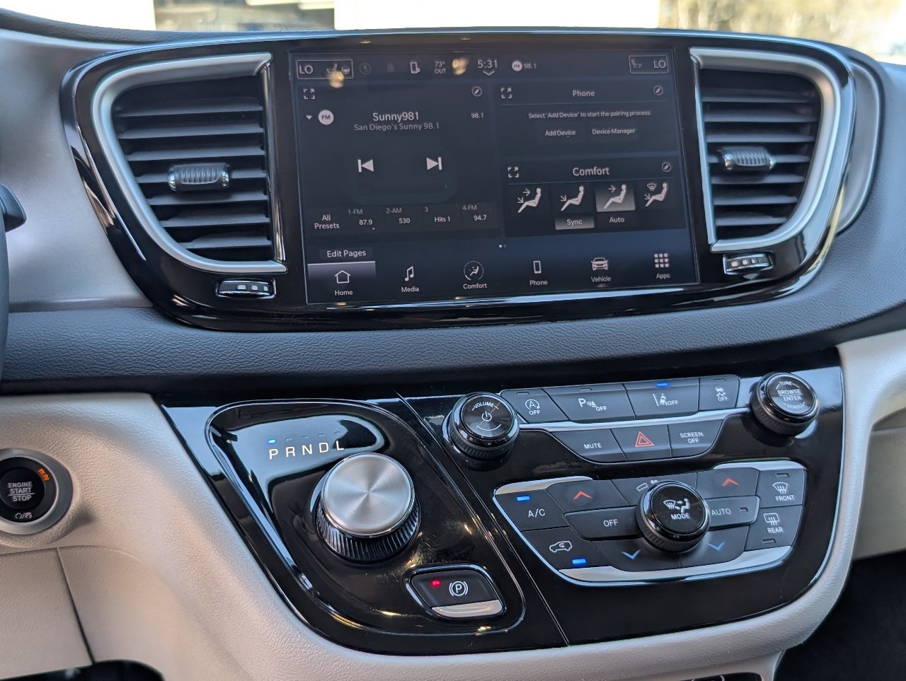 Used 2024 Chrysler Pacifica Touring-L FWD image 18