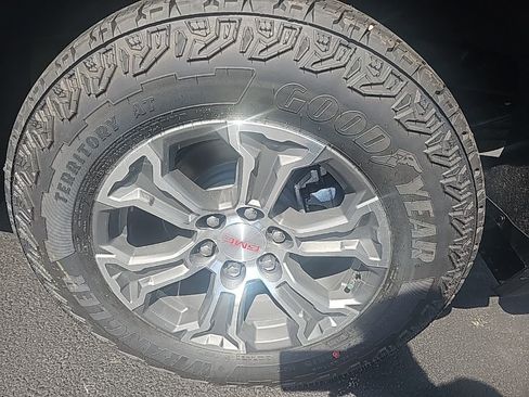 New 2026 GMC Sierra 1500 SLE AWD/4WD image 11