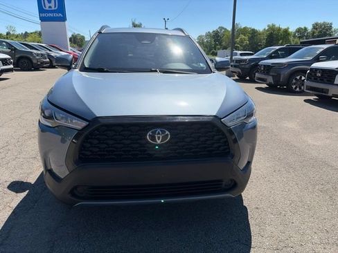 Used 2023 Toyota Corolla Cross LE w/ Moonroof Package AWD/4WD image 4
