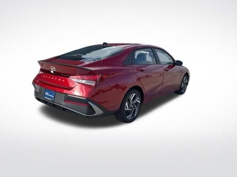Certified 2025 Hyundai Elantra Sport image 6
