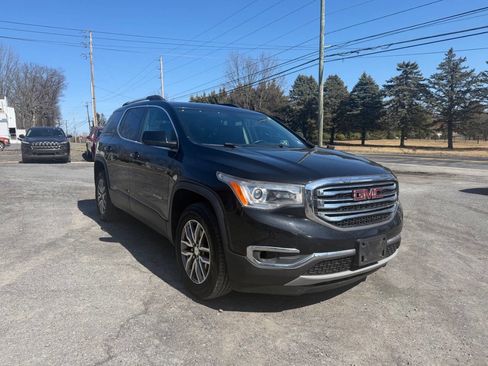 Used 2017 GMC Acadia SLE image 2