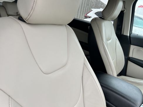 Used 2018 Ford Edge Titanium w/ Ford Safe & Smart Package AWD/4WD image 13
