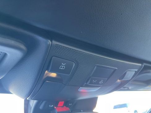 Used 2020 Mercedes-Benz SLC 43 AMG image 29