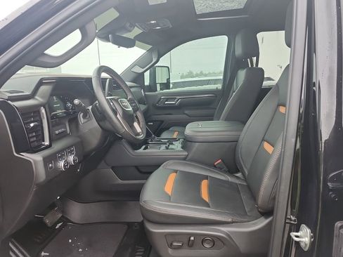 Used 2025 GMC Sierra 2500 AT4 w/ AT4 Premium Plus Package image 2