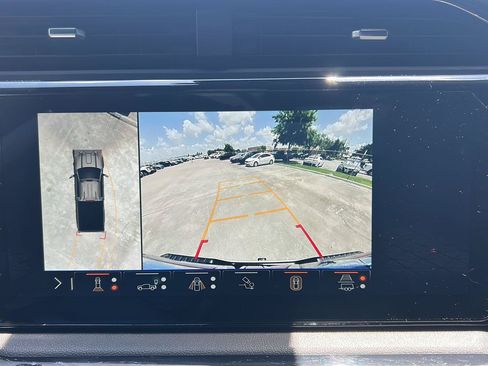 Used 2024 GMC Sierra 2500 AT4 w/ AT4 Premium Plus Package AWD/4WD image 15