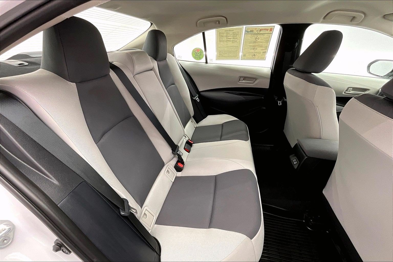 Used 2024 Toyota Corolla LE FWD image 17