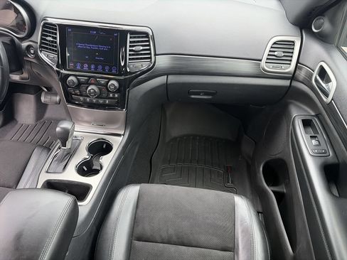 Used 2019 Jeep Grand Cherokee Altitude AWD/4WD image 17