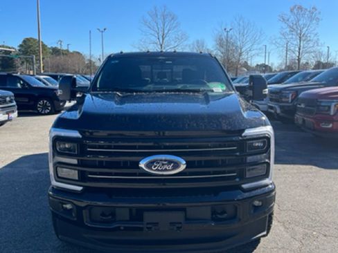 Used 2025 Ford F350 Platinum w/ FX4 Off-Road Package image 2