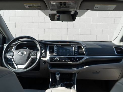 Used 2019 Toyota Highlander Limited Platinum image 22