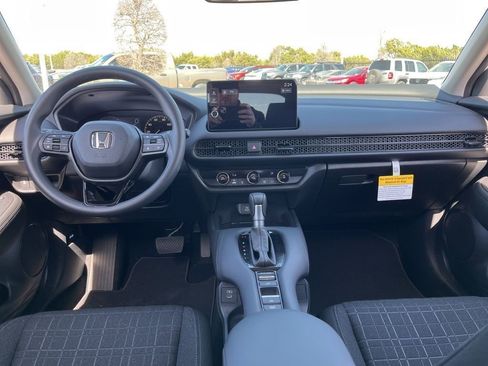 New 2026 Honda HR-V LX image 8