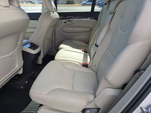 Used 2019 Volvo XC90 T6 Momentum w/ Protection Package Premier image 24