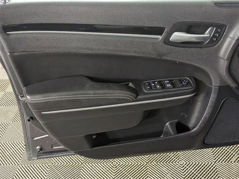 Certified 2018 Chrysler 300 S w/ Safetytec Plus Group image 14