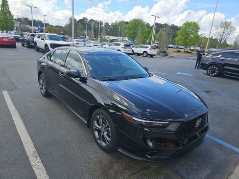 Used 2023 Honda Accord EX image 3