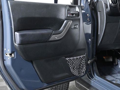 Used 2018 Jeep Wrangler Unlimited Sport S image 31