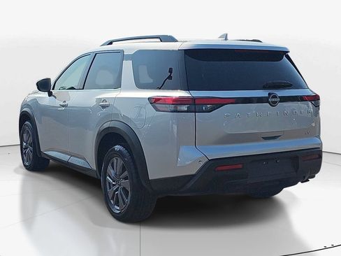 Used 2024 Nissan Pathfinder SV FWD image 8