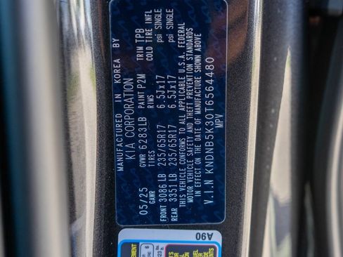 Used 2026 Kia Carnival FWD image 32