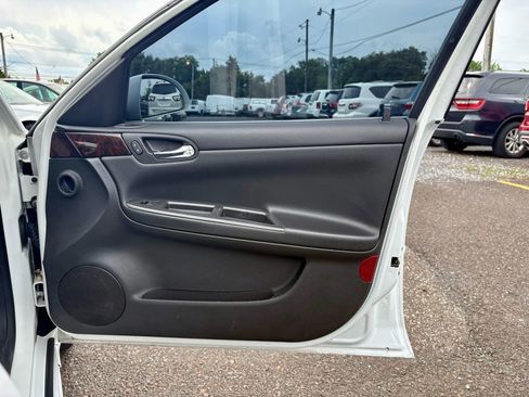 Used 2016 Chevrolet Impala LT image 13