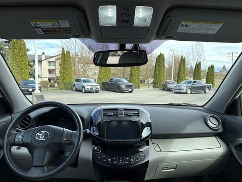 Used 2014 Toyota RAV4 EV FWD image 12