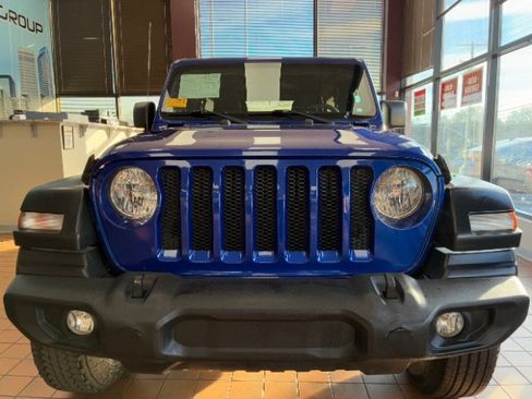 Used 2018 Jeep Wrangler Unlimited Sport AWD/4WD image 4
