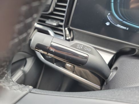 Certified 2025 Kia Sportage EX image 30