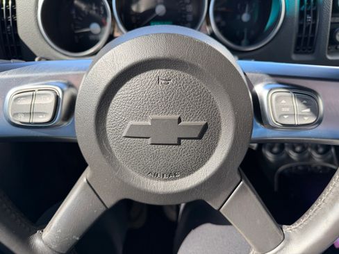Used 2004 Chevrolet SSR w/ Preferred Equipment Group RWD image 19