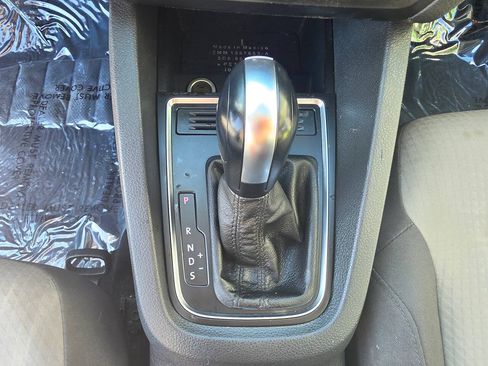Used 2017 Volkswagen Jetta S w/ Jetta S Cold Weather Package FWD image 35
