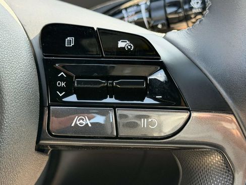 Certified 2025 Hyundai Elantra Sport FWD image 22