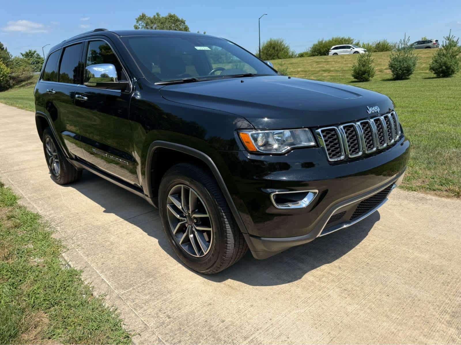 Used 2022 Jeep Grand Cherokee Limited AWD/4WD image 8
