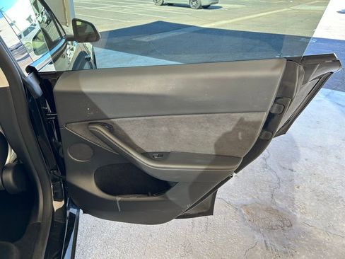 Used 2025 Tesla Model Y Long Range image 17