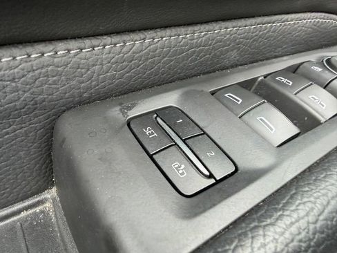 Used 2023 GMC Yukon XL Denali AWD/4WD image 21