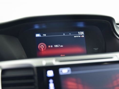 Used 2017 Honda Accord Touring image 19