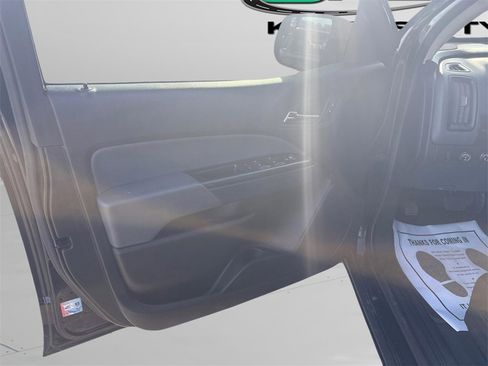 Used 2022 Chevrolet Colorado Z71 image 17