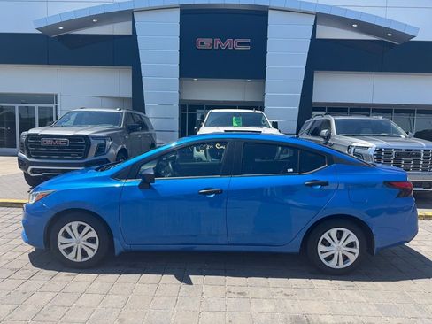 Used 2021 Nissan Versa S FWD image 1