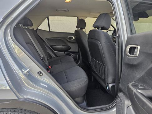 Used 2021 Hyundai Venue SE FWD image 26