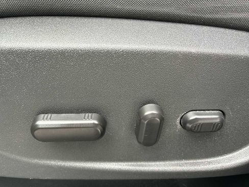 Used 2018 Ford Escape SE image 14