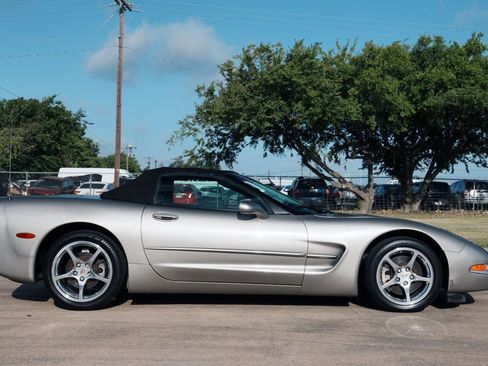 Used 2002 Chevrolet Corvette Convertible w/ Preferred Equipment Group2 RWD image 9