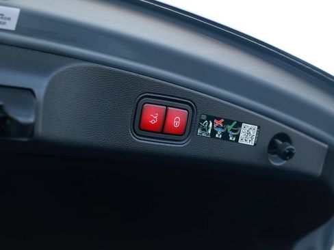 Used 2023 Mercedes-Benz E 450 Coupe image 39