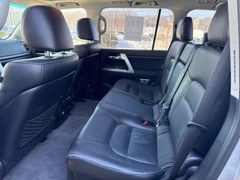 Used 2015 Toyota Land Cruiser w/ Preferred Accessory Package image 28