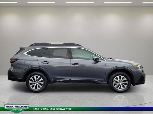Used 2022 Subaru Outback Premium image 2