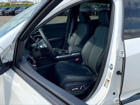 New 2025 Acura RDX SH-AWD image 9