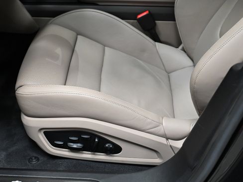 Used 2021 Porsche Taycan Turbo S image 28