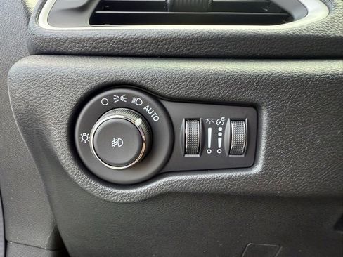 New 2026 Chrysler Pacifica Select image 22