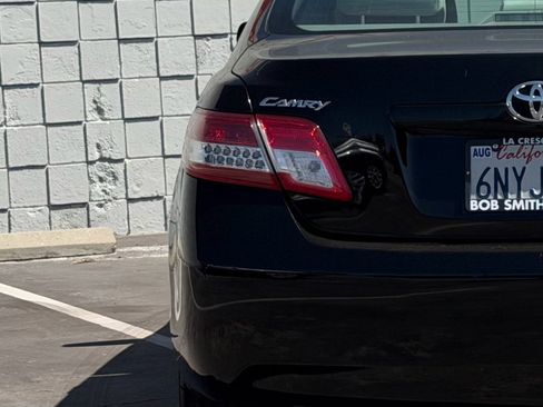 Used 2011 Toyota Camry LE w/ LE Extra-Value Pkg image 11