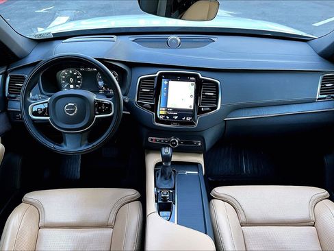 Used 2022 Volvo XC90 T6 Inscription w/ Advanced Package image 16