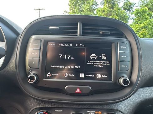 Used 2024 Kia Soul LX w/ Option Group 015 FWD image 19