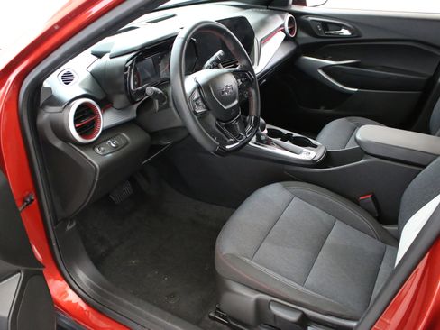 Used 2024 Chevrolet Trax RS w/ Driver Confidence Package image 23